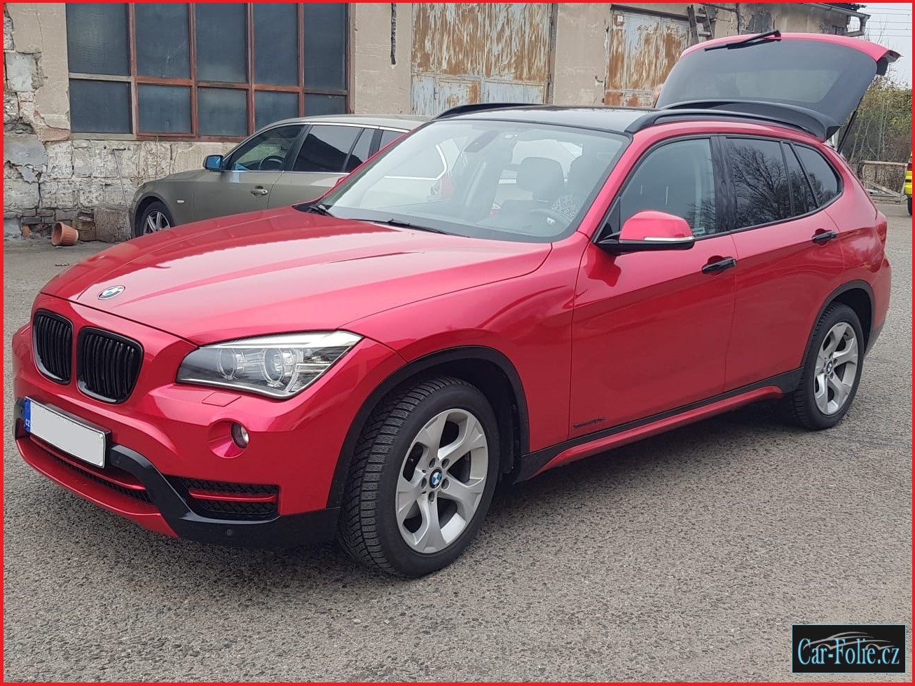BMW červená