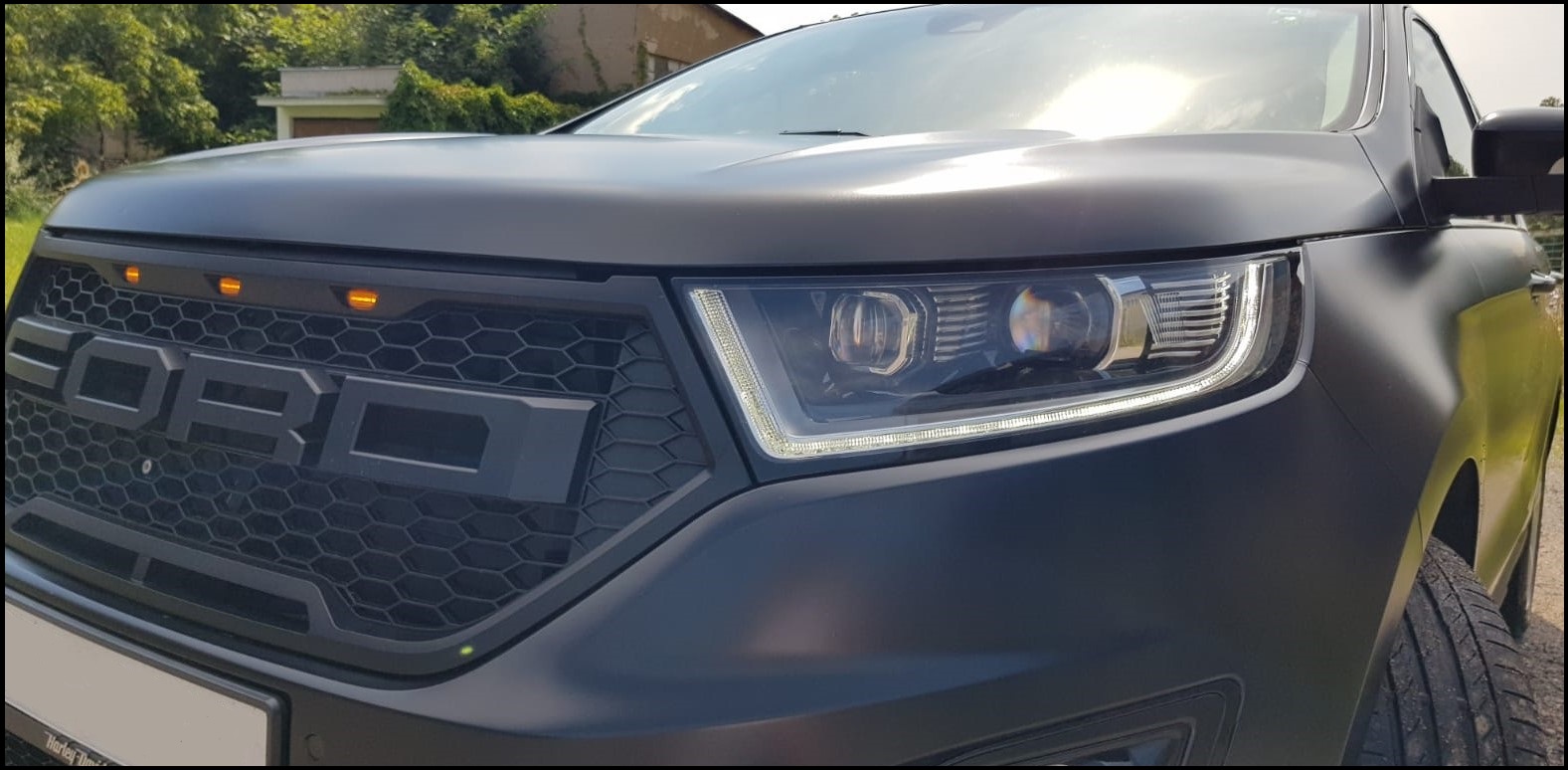 Ford satén