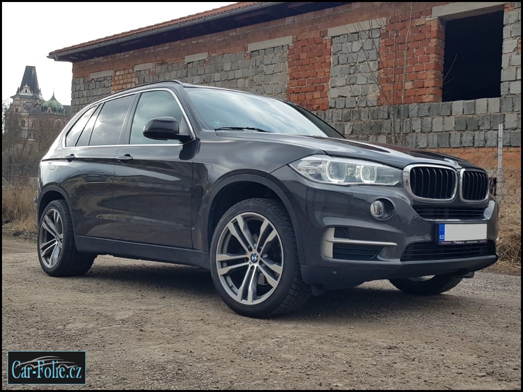 BMW černá