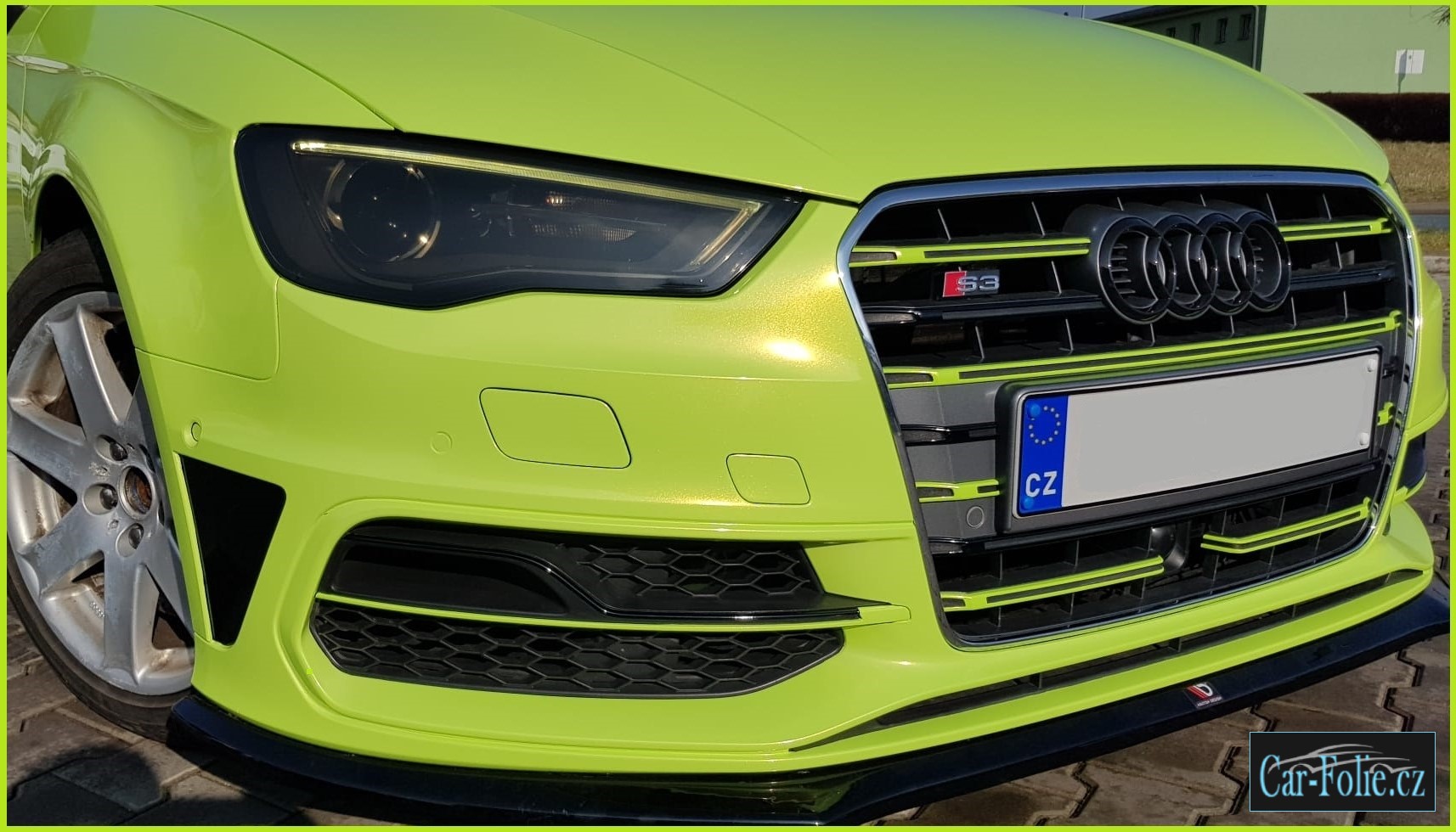 Audi žlutá